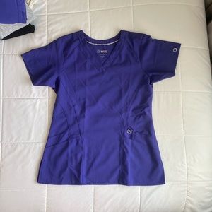 Wonder Wink jogger scrub set